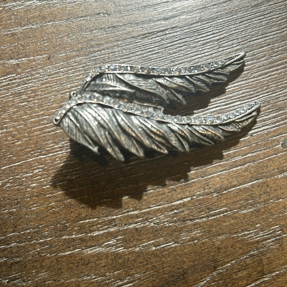 Angel wings ring